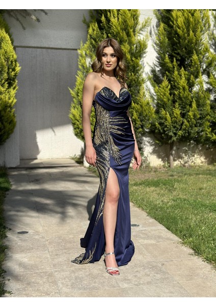 Lacivert Özel Tasarım Önü Yırtmaç Detaylı Taş İşlemeli Uzun Abiye Elbise NOE3047