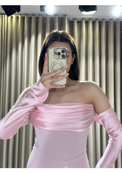 Pembe Straplez Drapeli Seyyar Kollu Abiye Elbise 5361 fiyatları