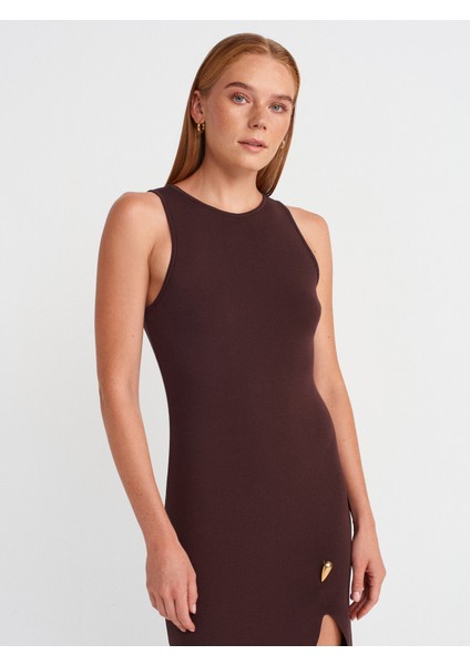 90255 Aksesuar Detaylı Yırtmaçlı Triko Elbise-Kahve fırsatları