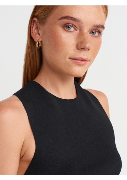 10795 Bisiklet Yaka Sırt Detaylı Triko Top-Siyah modelleri