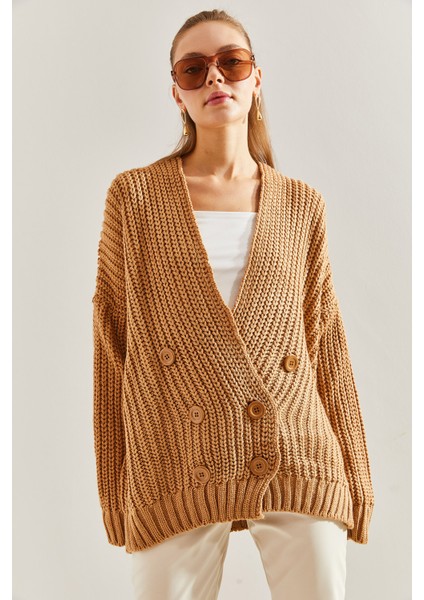 Kadın Saç Örgülü Altı Düğmeli Triko Hırka