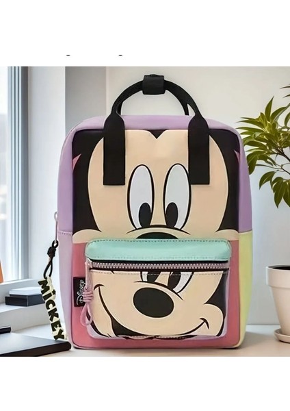 Mickey Desenli Renkli Sırt Çantası – Günlük Kullanım ve Okul Için Şık ve Fonksiyonel Tasarım Açıklama: Bu Sevimli Mickey Desenli Sırt Çantası, Canlı