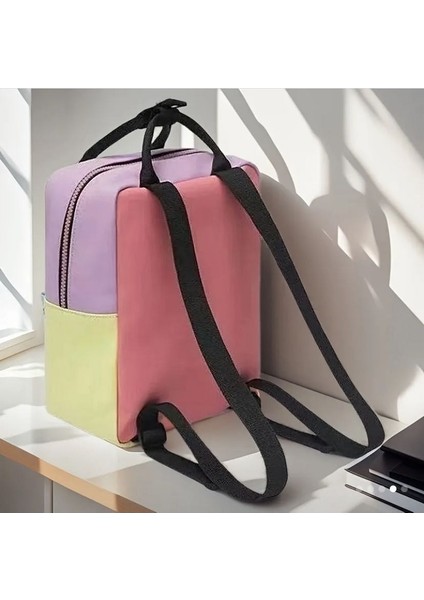 Mickey Desenli Renkli Sırt Çantası – Günlük Kullanım ve Okul Için Şık ve Fonksiyonel Tasarım Açıklama: Bu Sevimli Mickey Desenli Sırt Çantası, Canlı modelleri