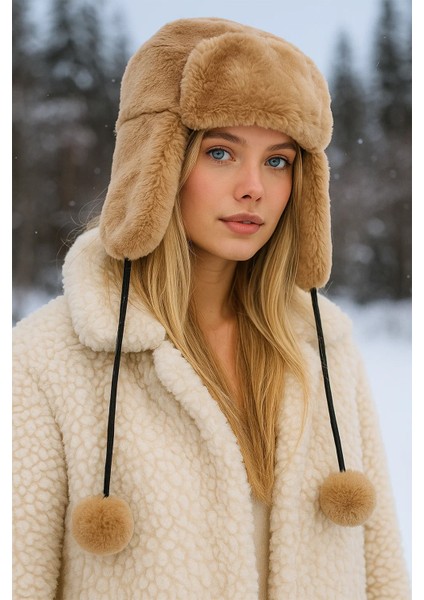 Camel Peluş Kulaklı Ponponlu Bere Şapka