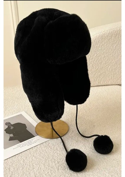 Siyah Peluş Kulaklı Ponponlu Bere Şapka modelleri