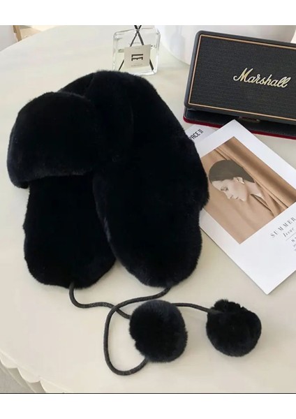 Siyah Peluş Kulaklı Ponponlu Bere Şapka indirimleri