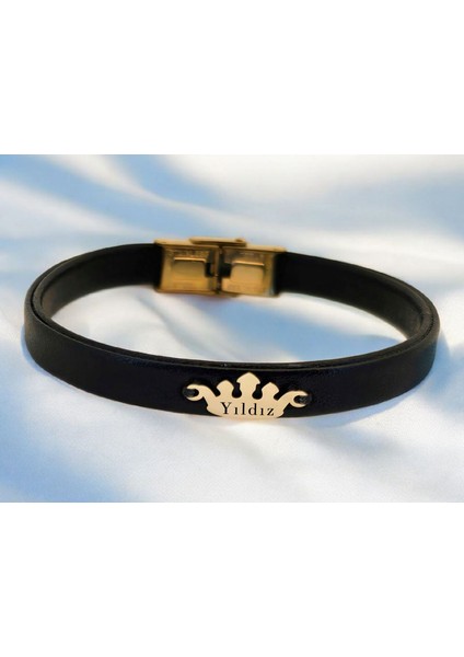 14 Ayar Altın Plakalı Yıldız Ismine Özel Taç Motifli Doğal Siyah Derili Hediye BILEKLIK-638ISIM fiyatları