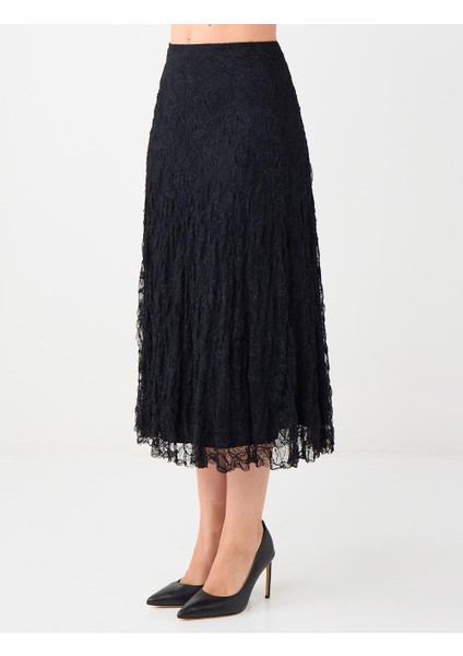 Siyah Yüksek Bel Dantel Detaylı Örme Midi Etek fırsatları