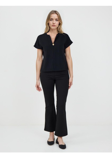 Siyah V Yaka Kısa Kollu Dokuma Bluz fiyatları