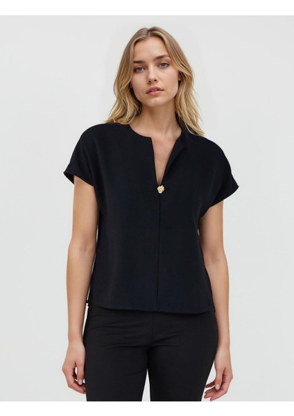 Siyah V Yaka Kısa Kollu Dokuma Bluz modelleri