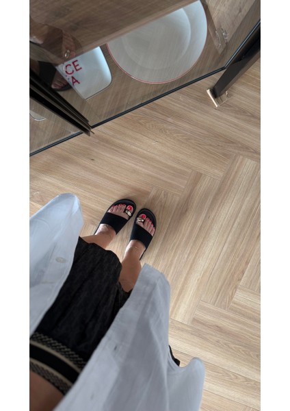 Parmak Arası Yüzük Detaylı Çaprak Bant Terlik Siyah modelleri