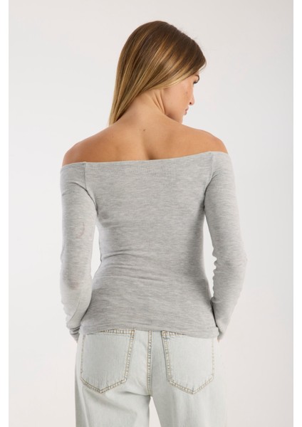 Kadın Uzun Kollu Geniş Yaka Esnek Bluz – Modern ve Zarif 3007 modelleri