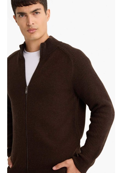 Standart Fit Dik Yaka Fermuarlı Yün Karışımlı Triko Hırka F2983AX25WN fırsatları