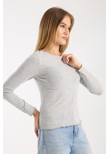 Kadın Uzun Kollu Yuvarlak Yaka Esnek Basic Bluz – Günlük ve Şık 3009