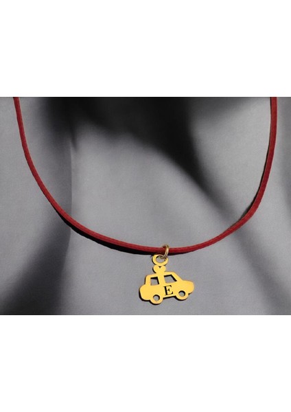 14 Ayar Altın Plakalı E Harfine Özel Kırmızı Bağlıklı Araba Motifli Hediyelik KOLYE-626HARF fiyatları