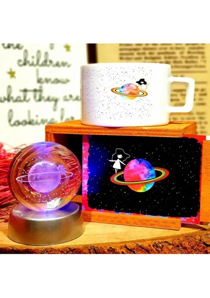 3D Satürn Kız Renkli Işıklı Kristal Küre ve Kutulu Kupa Seti