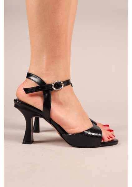 Lumıere Dokulu Tek Bant Topuklu Ayakkabı Siyah indirimleri