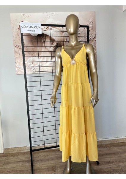 Broşlu Büzgülü Yaka Detaylı Elbise fiyatları