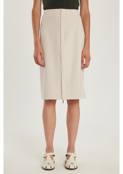Kadın Slim Fit Önü Fermuar Detaylı Midi Boy Bej Etek