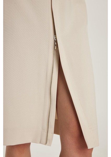 Kadın Slim Fit Önü Fermuar Detaylı Midi Boy Bej Etek fiyatları