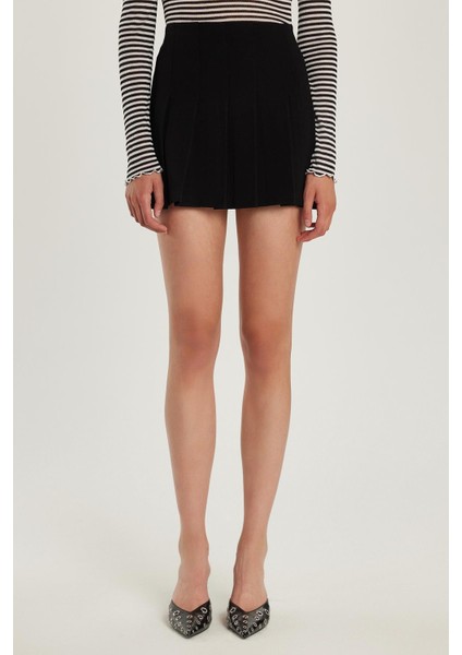 Kadın Slim Fit Dar Kesim Viskon Kumaş Pileli Siyah Mini Etek
