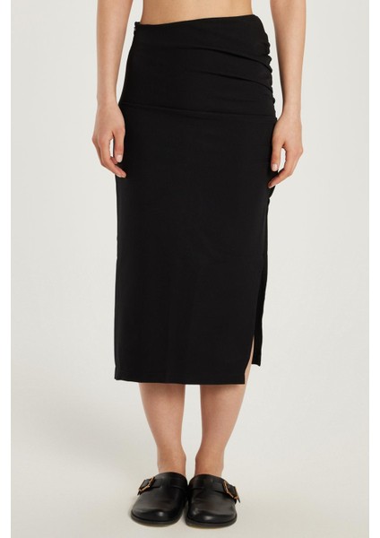 Kadın Slim Fit Dar Kesim Fermuarlı Yırtmaçlı Siyah Etek