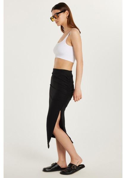 Kadın Slim Fit Dar Kesim Fermuarlı Yırtmaçlı Siyah Etek fiyatları