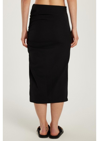 Kadın Slim Fit Dar Kesim Fermuarlı Yırtmaçlı Siyah Etek indirimleri