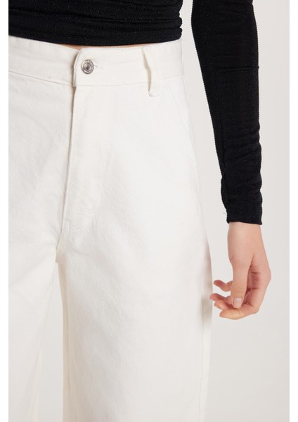 Kadın Regular Fit Yan Cepli Baggy Balon Beyaz Jean Kot Pantolon fiyatları