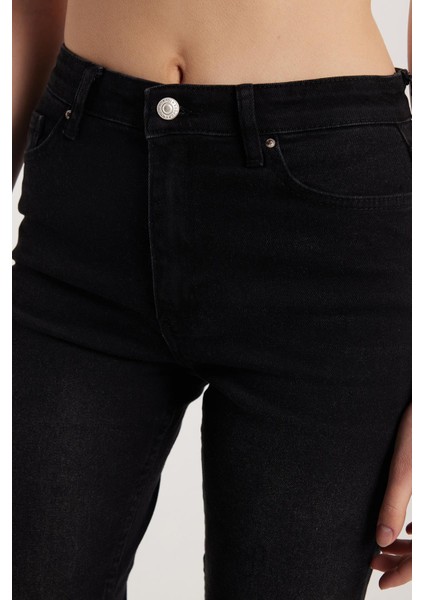 Kadın Regular Fit Cepli Geniş Paça Füme Jean Kot Pantolon modelleri