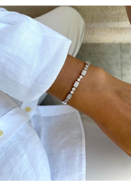 Xuping Özel Seri Romantik Kare ve Yuvarlak Figür Zirkon Taşlı Silver Su Yolu Bileklik