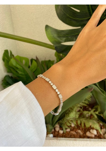 Xuping Özel Seri Romantik Kare ve Yuvarlak Figür Zirkon Taşlı Silver Su Yolu Bileklik modelleri