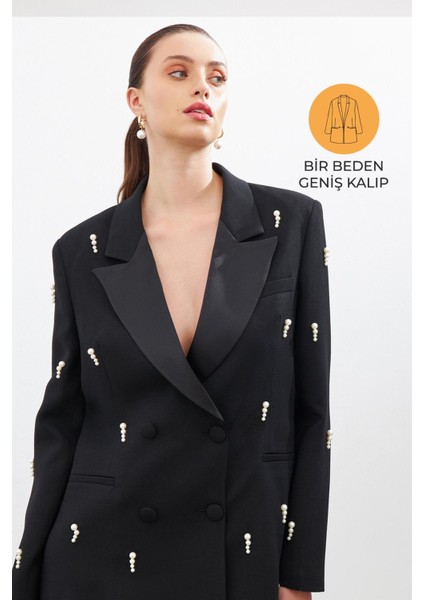 Siyah Inci ve Düğme Detaylı Ceket