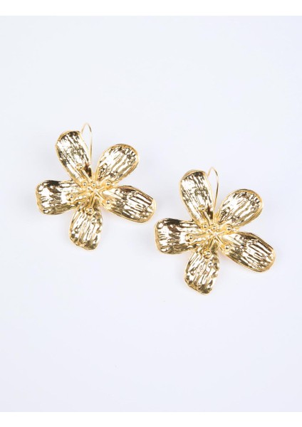 Altın Rengi Çiçek Figürlü Doku Detaylı Küpe