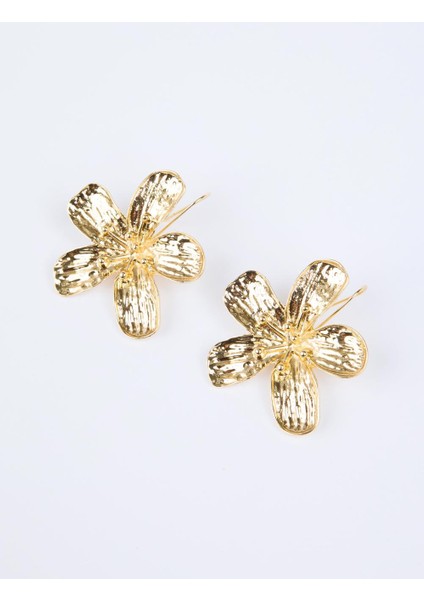 Altın Rengi Çiçek Figürlü Doku Detaylı Küpe fiyatları