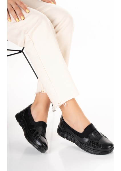 4217- Başparmak Kemik Çıkıntısına Özel - Tam Ortopedik - % 100 Hakiki Deri - Kadın Ayakkabı