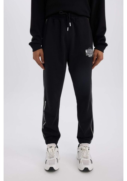 Fit Kalın Jogger Eşofman Altı NBA Wordmark Standart Fit Cepli Esnek Bantlı Paça D3231AX24WN indirimleri