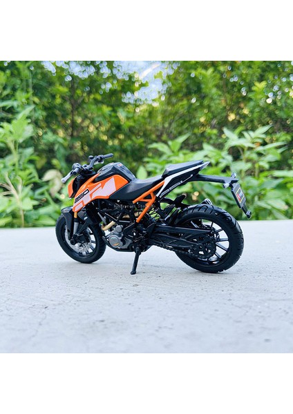 Bburago 1:18 250 Ktm Duke Fabrika Edition Statik Döküm Araçlar Tahsil Motosiklet Model Oyuncaklar (Yurt Dışından) modelleri