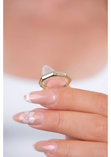 14 Ayar Altın Köşeli Taşlı Yüzük 938