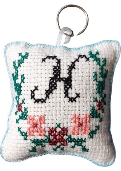 5079 El Yapımı H Harfi Kanaviçe Anahtarlık