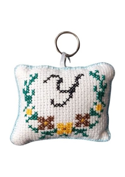 8715 El Yapımı Y Harfi Kanaviçe Anahtarlık