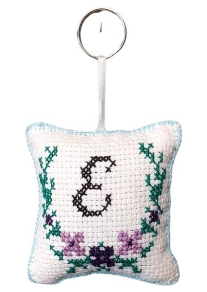 4584 El Yapımı E Harfi Kanaviçe Anahtarlık fiyatları