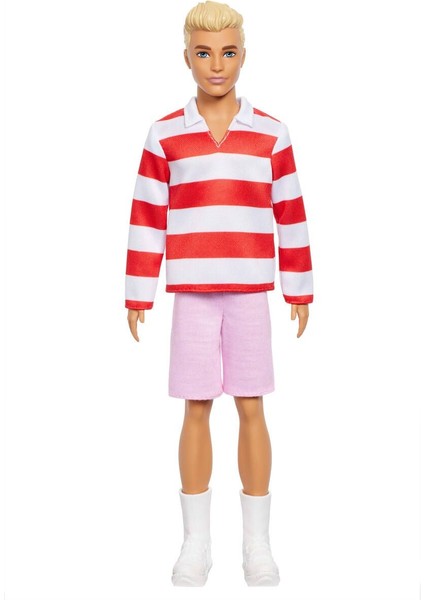 ® Bebek Kırmızı çizgili üstü, pembe şortu ve beyaz sneaker'larıyla sarışın Barbie Fashionistas Ken bebek HYV01