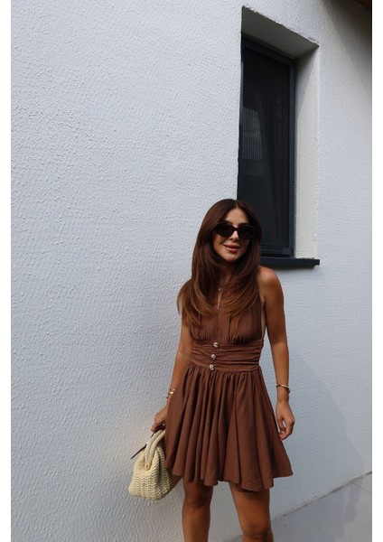 Sırtı Gipeli Boyundan Bağlamalı Gold Düğmeli Elbise