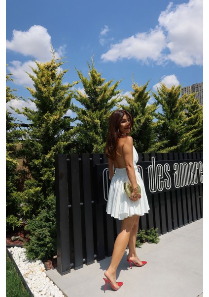 Sırtı Gipeli Boyundan Bağlamalı Gold Düğmeli Elbise fırsatları