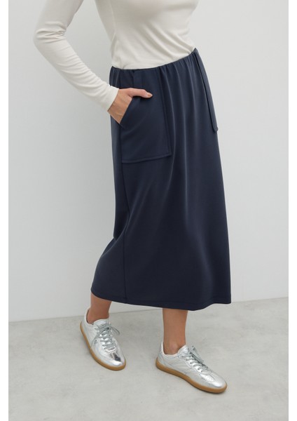 Tek Yanı Yırtmaçlı Midi Boy Etek Lacivert K2625001_015 fiyatları