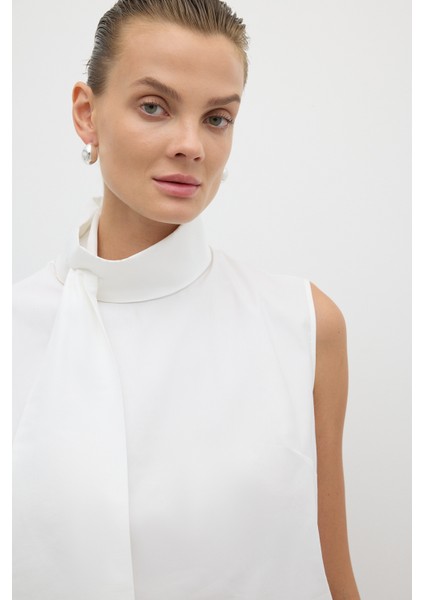 Yakası Fular Detaylı Kolsuz Poplin Bluz Beyaz K2613010_002 fiyatları