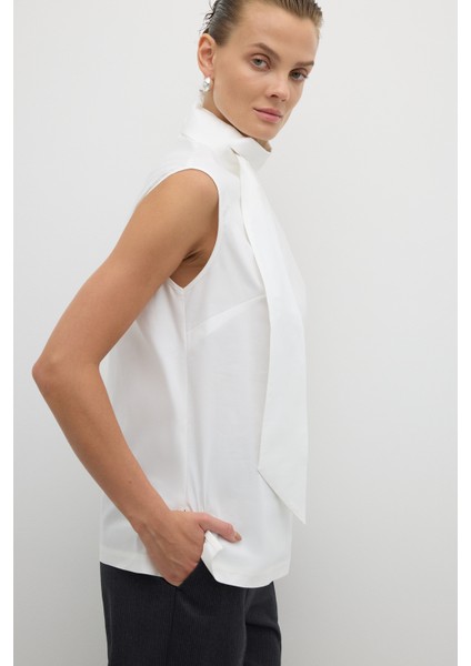 Yakası Fular Detaylı Kolsuz Poplin Bluz Beyaz K2613010_002 fırsatları