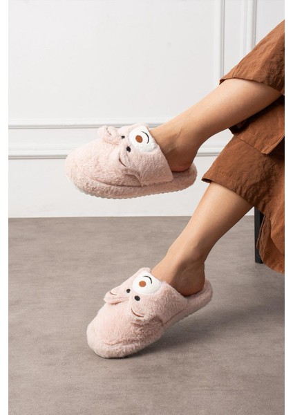 Kadın Panda Figürlü Sessiz Taban Peluş Ev Terliği