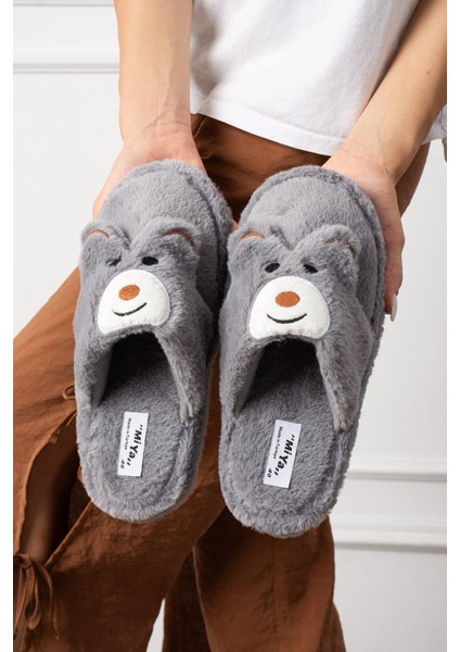 Kadın Panda Figürlü Sessiz Taban Peluş Ev Terliği